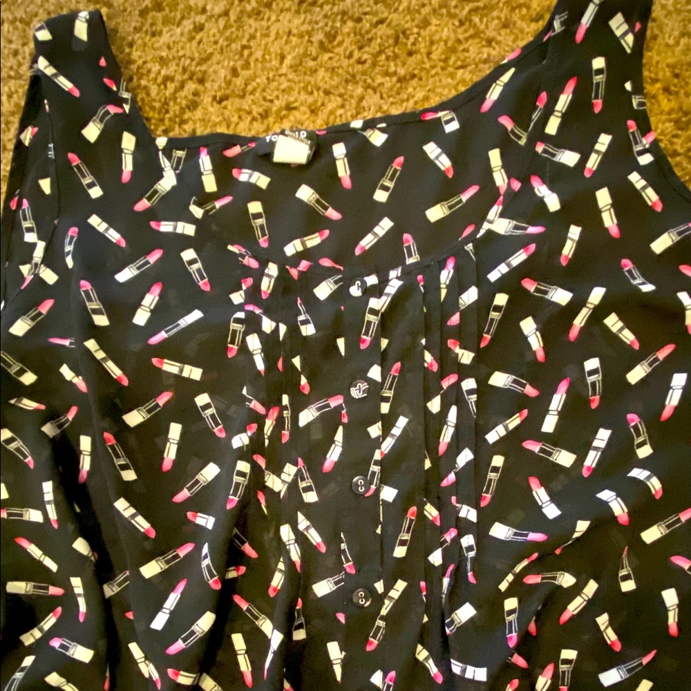 Torrid ‘lipstick’ tank blouse, size 4